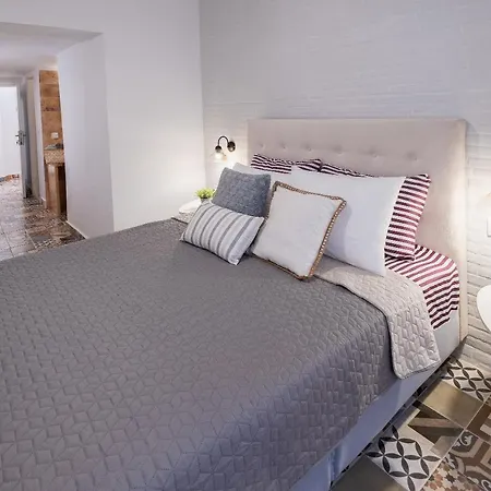 Sergio's Plumeria Apartment *